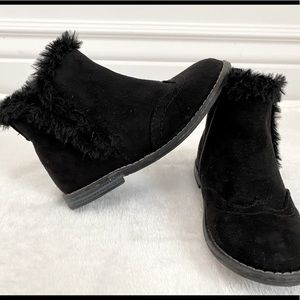 🌿Gap fur trim booties🌿